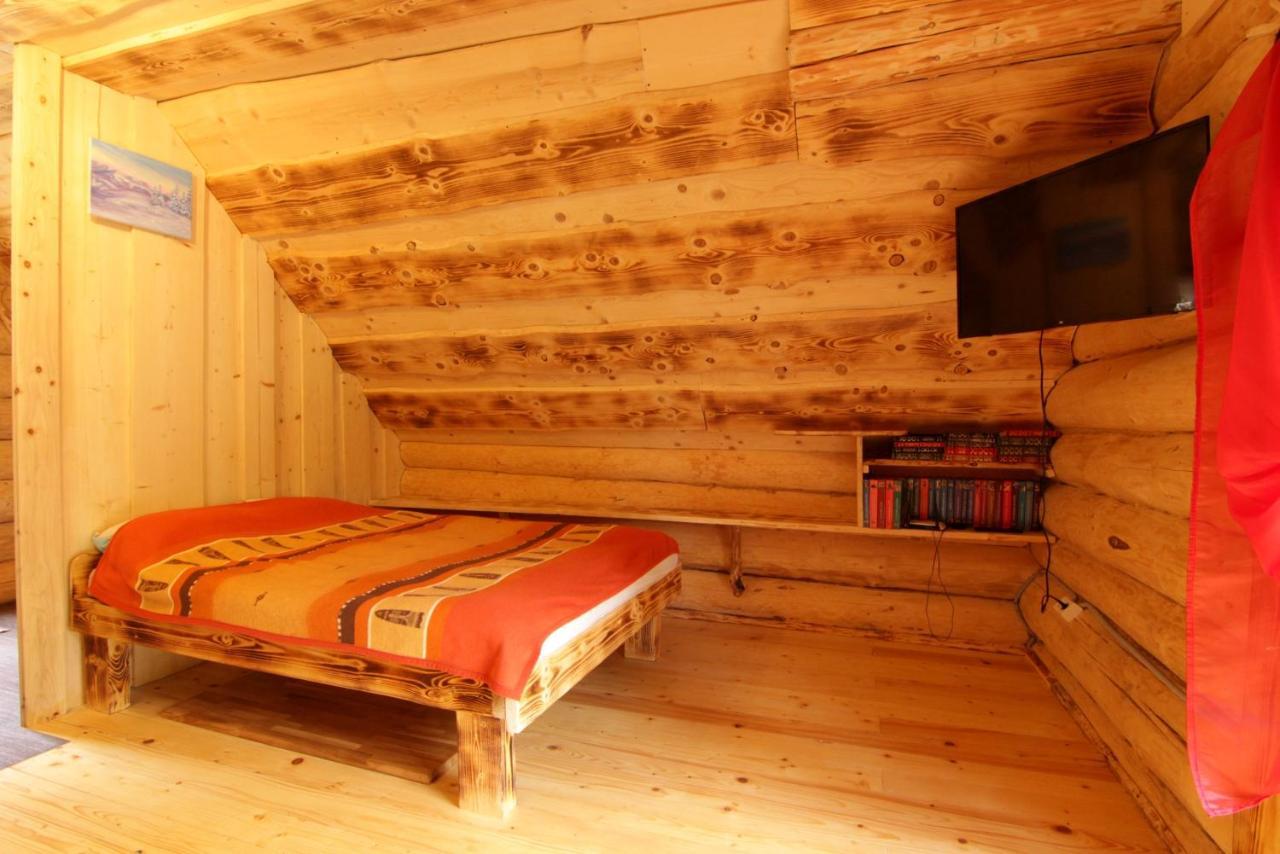 Bungalow In Mauntains With Chan Near The Forest Slavske Exterior foto